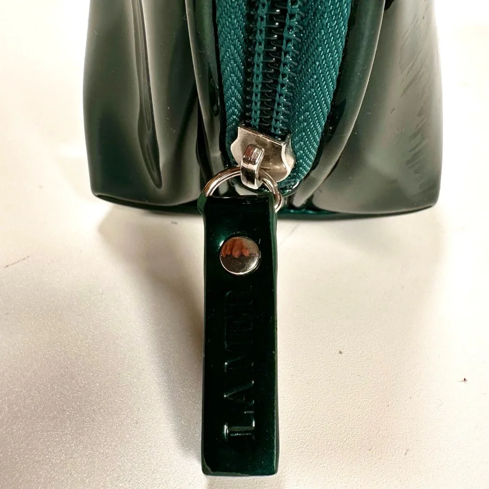 La Mer Green Make up/Cosmetic Bag